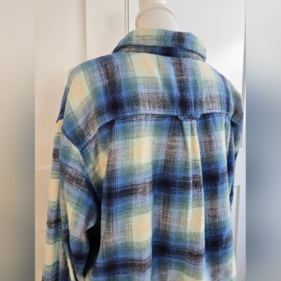 Amerivan Eaglw Plaid Blue and Cream Button Down Shirt - Picture 8 of 9